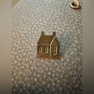 Pewter Made in Vermont 1986 Hand-Cast House Cottage Lapel Pin
